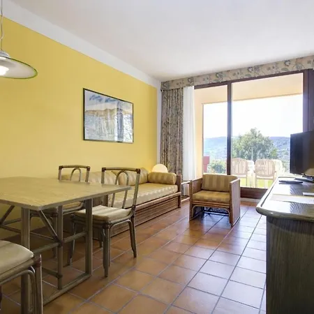 Apartment 2 Bedrooms With Lake View *